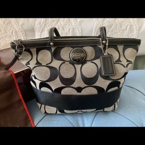Coach Handbag (Black)